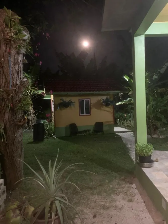Green Queendom Farm And Lodging Oracabessa Vandrarhem